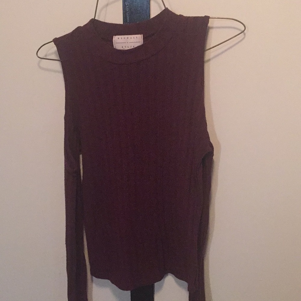Open shoulder top